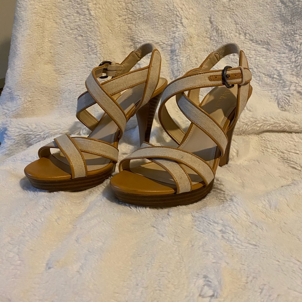 ALL SUMMER SHOES $15 OR LESS!